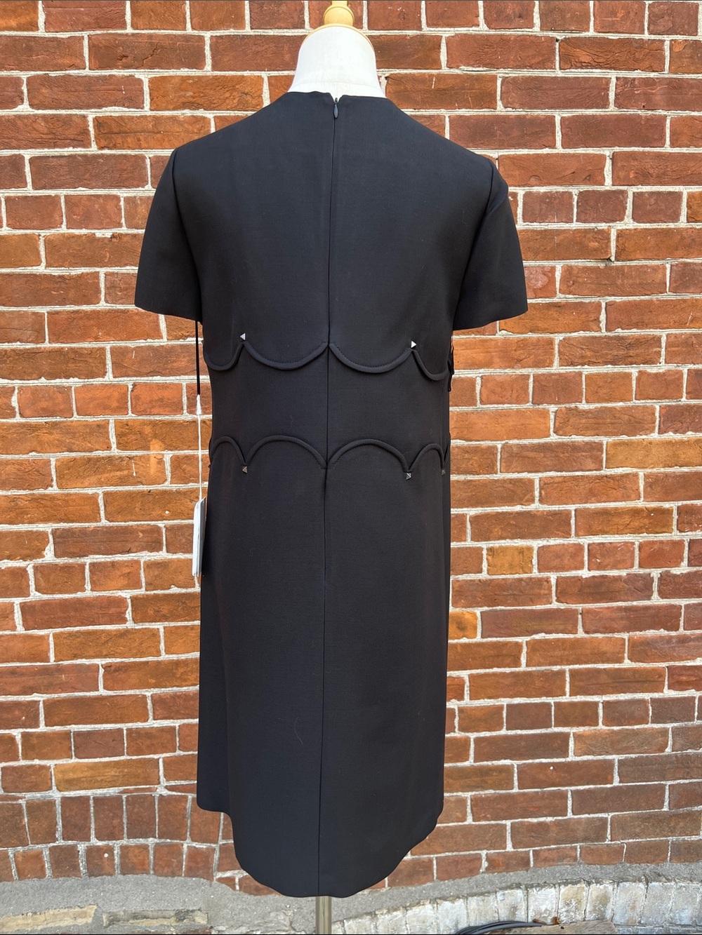 Valentino Black Short-Sleeve Mini Dress with Scalloped Trim - Picture 4 of 8